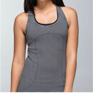 Women's Lululemon Swiftly Tech Racerback Tank Top Size 2 Black White Stripe